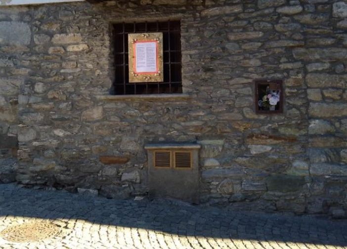 A Etroubles il Calendario dell'Avvento con le poesie lungo le vie del borgo