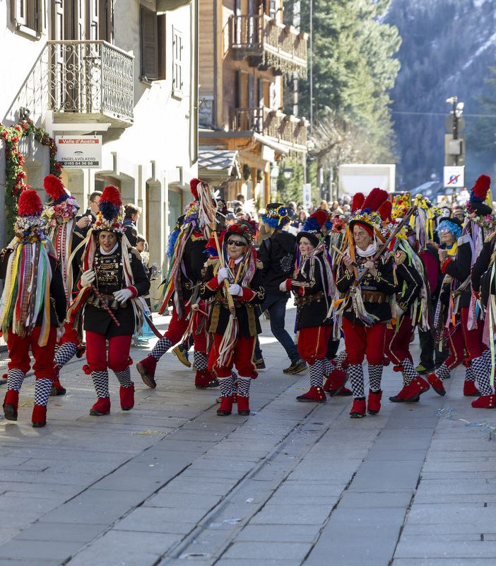Tutto pronto per 'Lo Camentran', il suggestivo Carnevale di Courmayeur