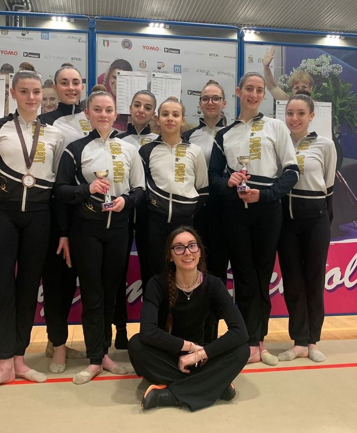 Da sn Cretier , Cuaz, Bertoncin, Bevilacqua, Bo, Fianco, Avallone, Casula con Carlotta Pellissier