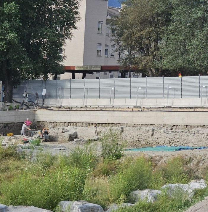 Aosta: Riapre cantiere archeologico, circolazione modificata in viale Ginevra