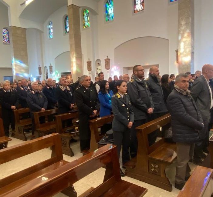 L'arrivo dei carabinieri ha interrotto il pestaggio