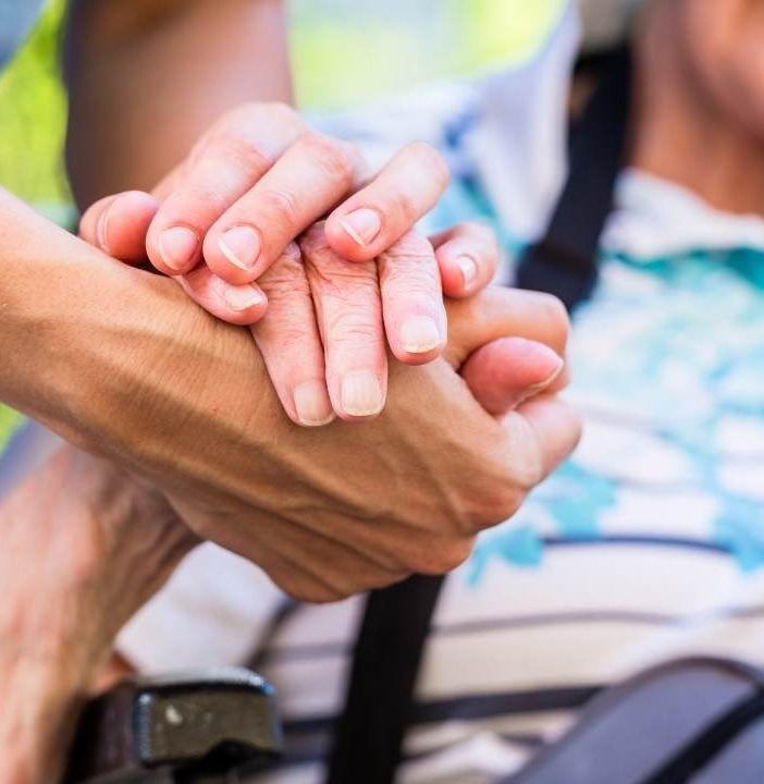 Da PCP proposta di legge sui caregiver familiari