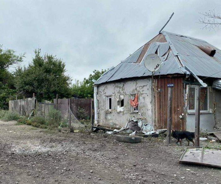 Un'abitazione civile bombardata in Ucraina (foto in esclusiva per Laprimalinea.it)