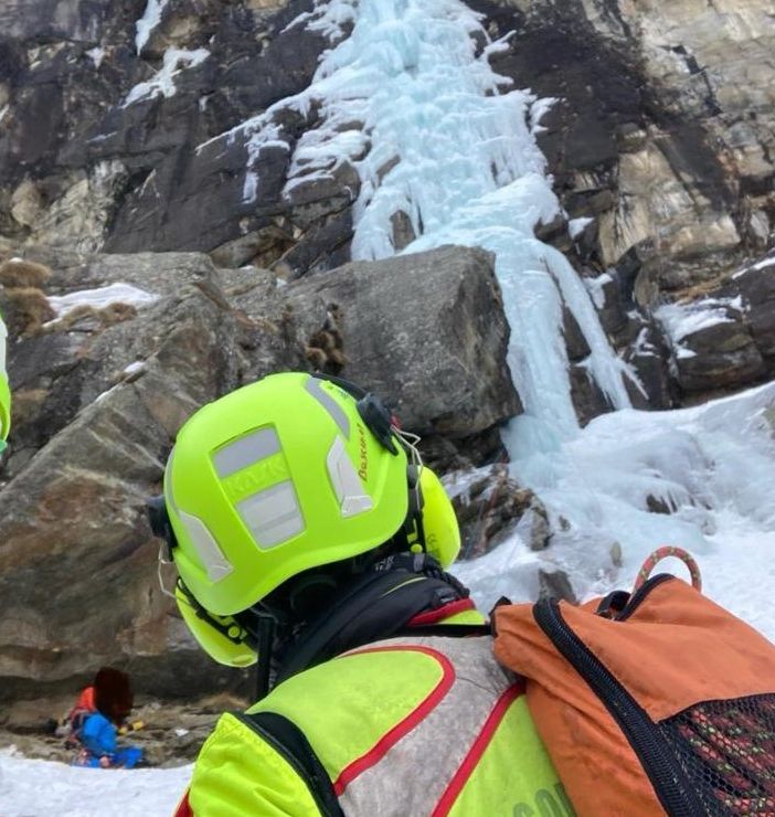Soccorso scalatore feritosi in cascata di ghiaccio