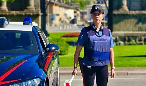 Monica Catalano prima donna in Valle autista di una 'Gazzella' dei carabinieri
