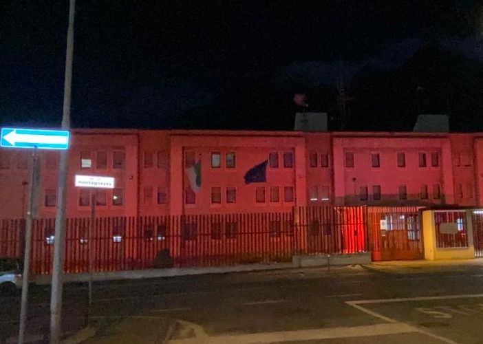 Comando Carabinieri di Aosta 'in arancione', contro ogni violenza di genere
