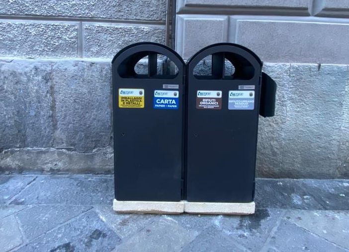 Aosta, ecco i cestini portarifiuti 'differenziati'