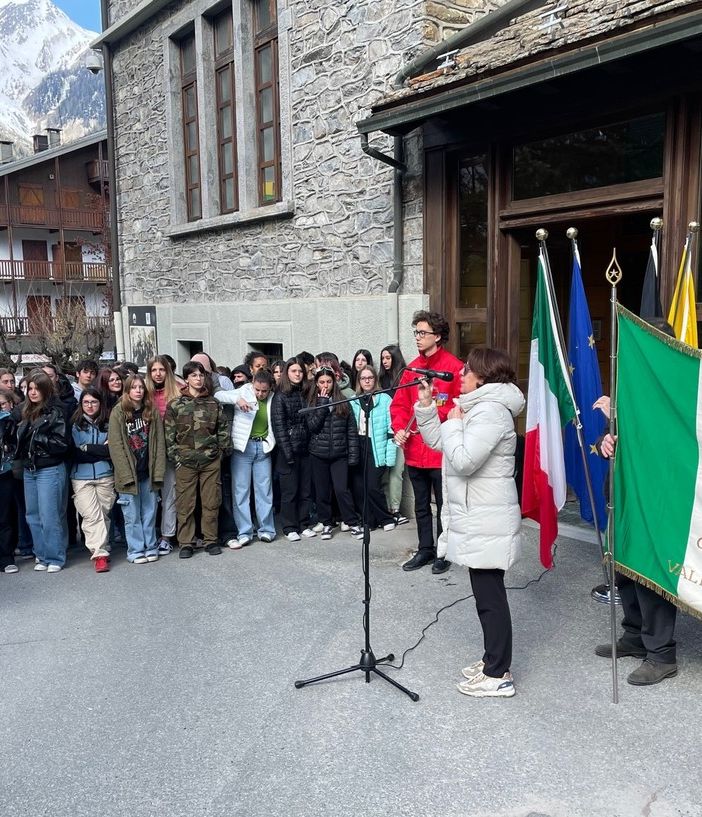 Courmayeur, celebrato con un giorno d'anticipo il 25 Aprile