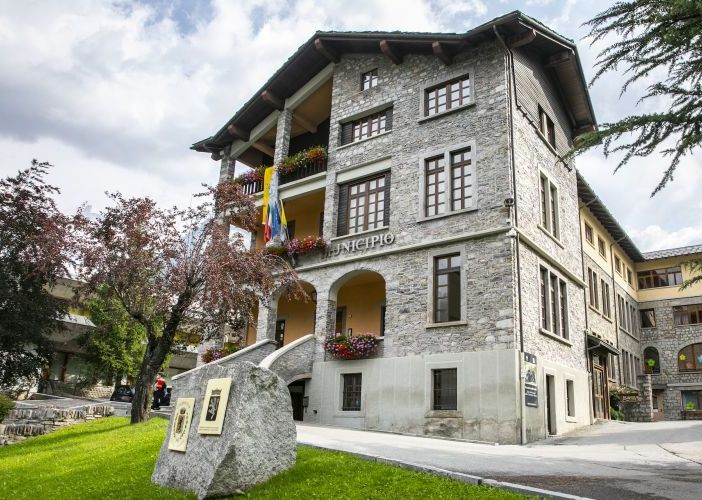 Courmayeur, agli agenti di polizia locale spray urticante in dotazione