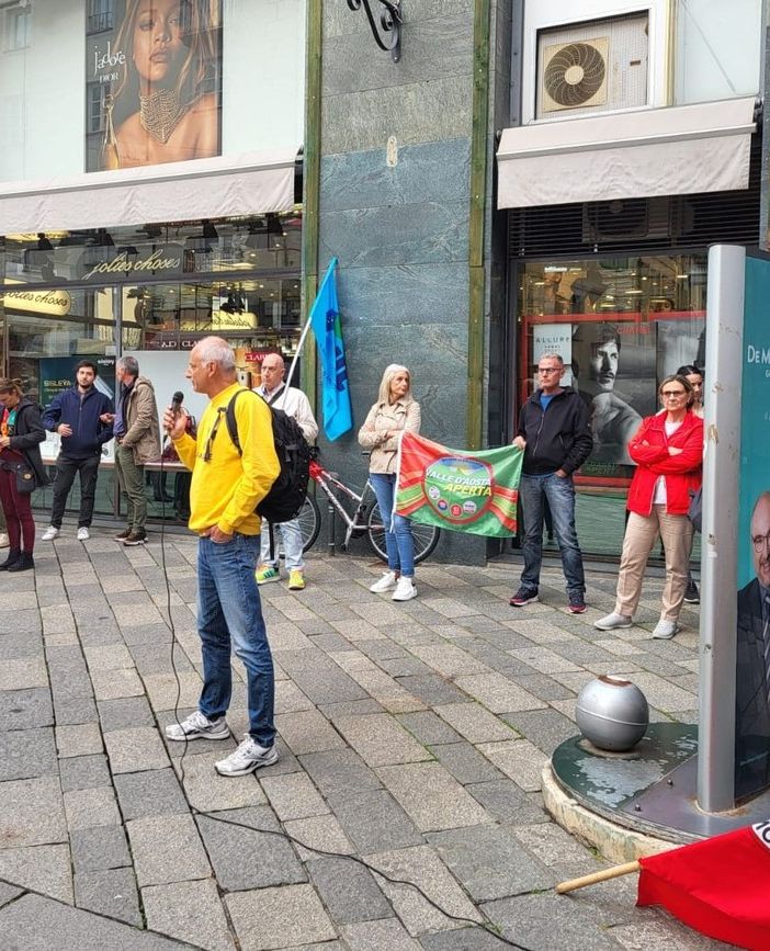 Protesta in piazza ad Aosta contro gli inasprimenti del Ddl Sicurezza