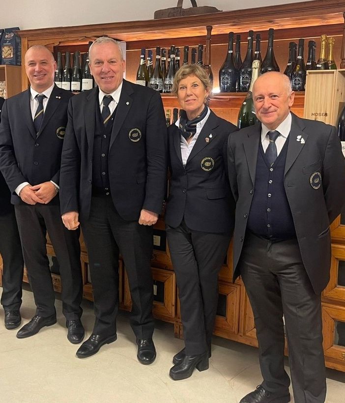 Vertici AIS e direttivo; da sn Gianluca Arcaro, Alberto Levi, Mauro Carosso (commissario d'esame), Patrizia Politi e Nicola Abbrescia