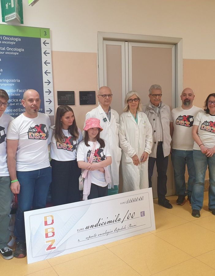 Da due associazioni 15mila euro alla Usl per acquistare un pulmino per i pazienti oncologici