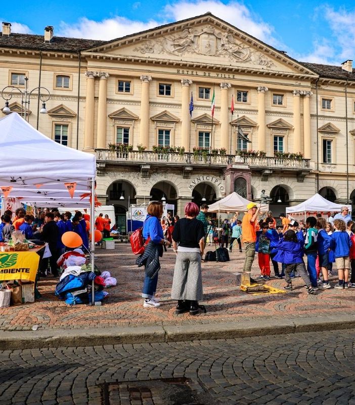 Valle d'Aosta Capitale del Dono ha animato piazza Chanoux (photo credit Roberto Roux)