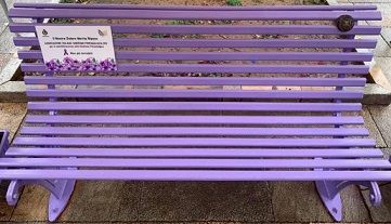 Due nuove panchine colorate per sensibilizzare su Endometriosi e Fibromialgia