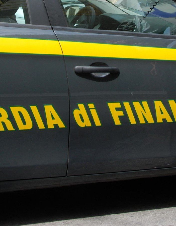 Maxi sequestro di articoli di ferramenta al Self di Quart
