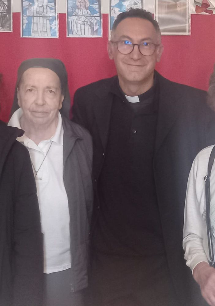 Da sn la dottoressa Francesca Bezzi, Suor Maria Claudia Alberti, don Isidoro Mercuri Giovinazzo e Camilla Chenal
