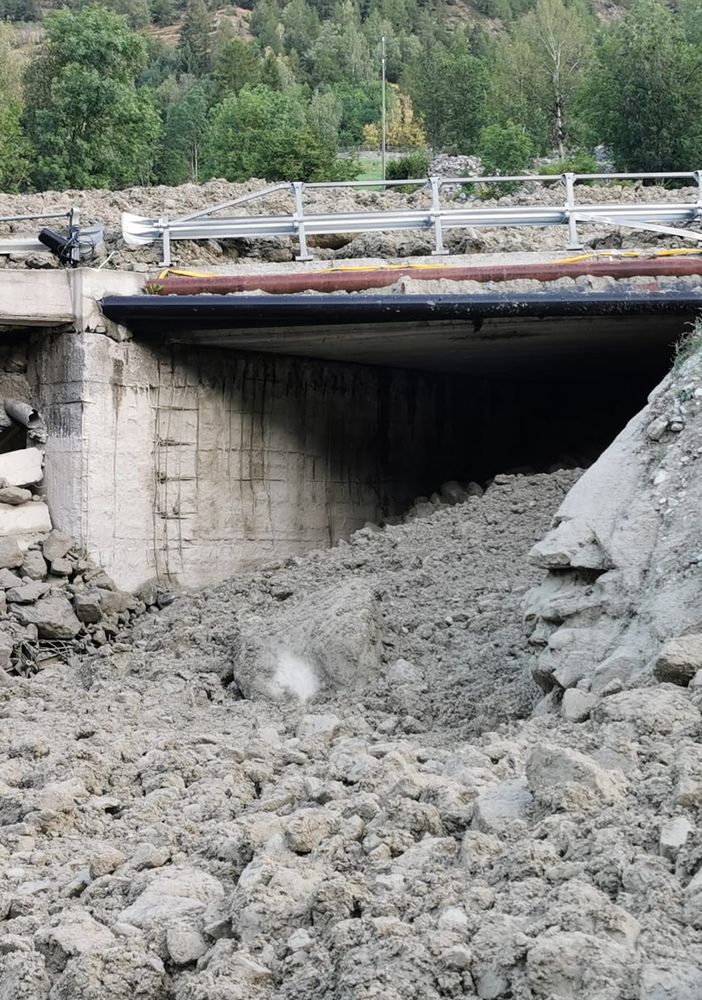 Frana Oyace, aperto varco di emergenza