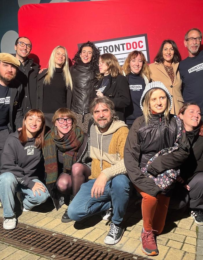 Foto di gruppo per lo staff di Front Doc 2024