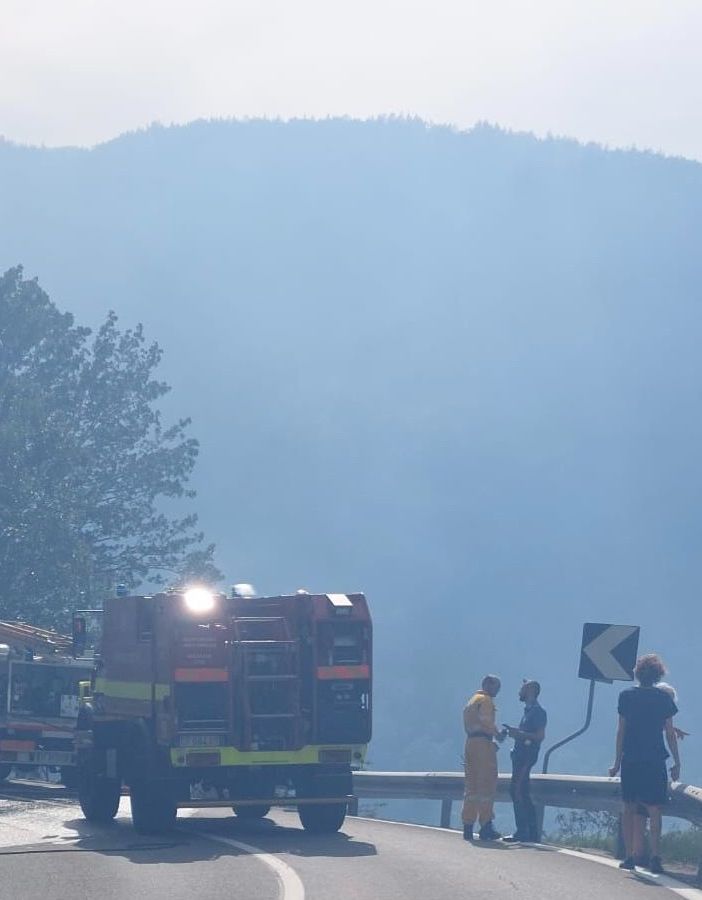 L'incendio di Aymavilles non sfugge al controllo, ottimismo tra i soccorritori
