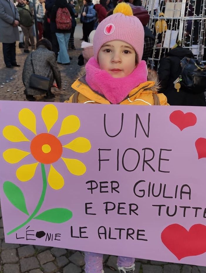 Femminicidio, oggi il secondo flash mob in piazza Chanoux ad Aosta