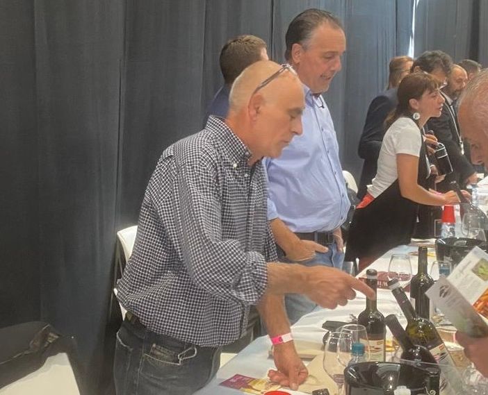 Gualtiero Crea (Les Granges, mancato recentemente) ed Elio Ottin (casa vinicola Elio Ottin) hanno contribuito negli anni alle modifiche del disciplinare