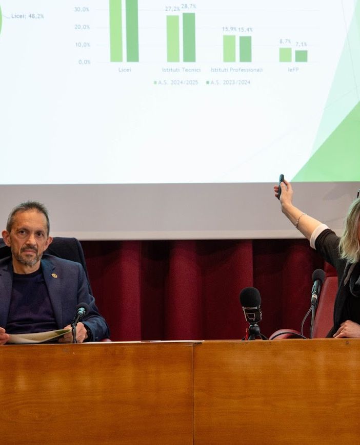 L'assessore regionale al Sistema educativo, Jean-Pierre Guichardaz e a sovraintendente agli studi, Marina Fey
