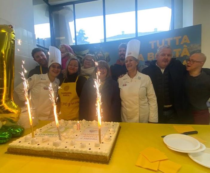 Les Halles spegne la prima candelina (cliccare sull'immagine per avviare la minigallery)