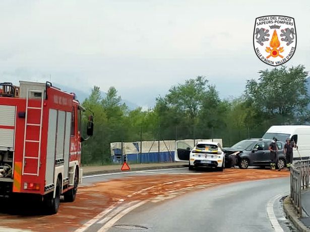 Aosta, un ferito nello scontro tra due auto e una è del rally
