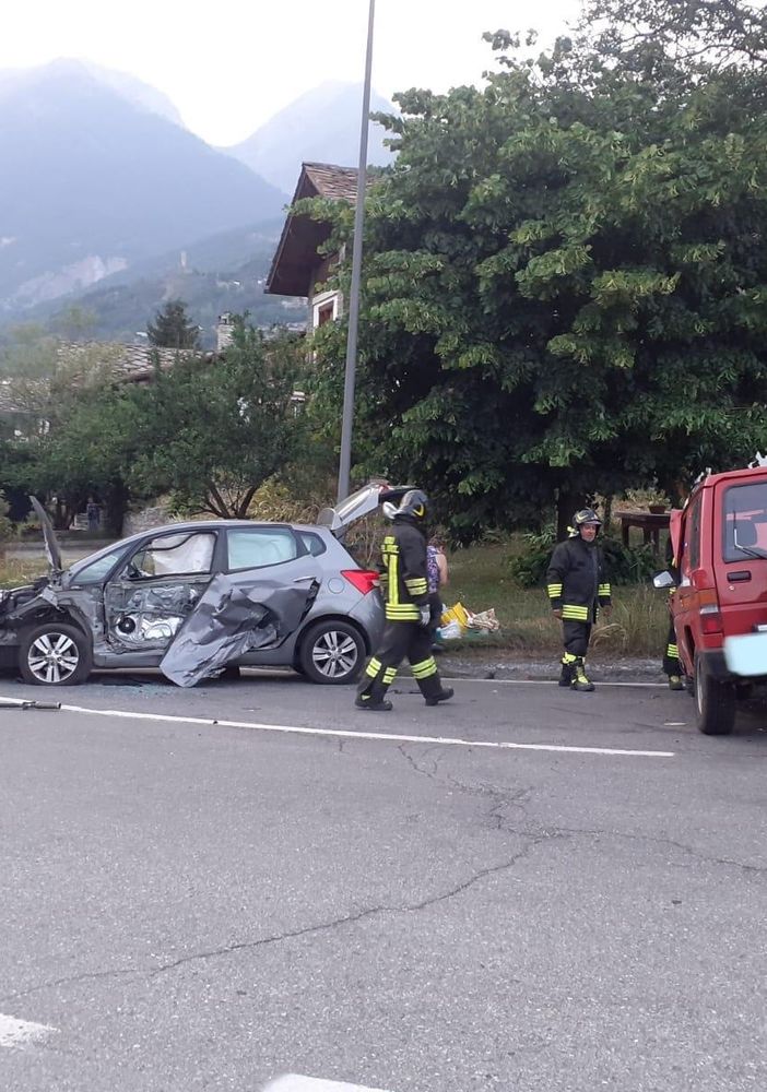 Incidente stradale a La Salle, due feriti