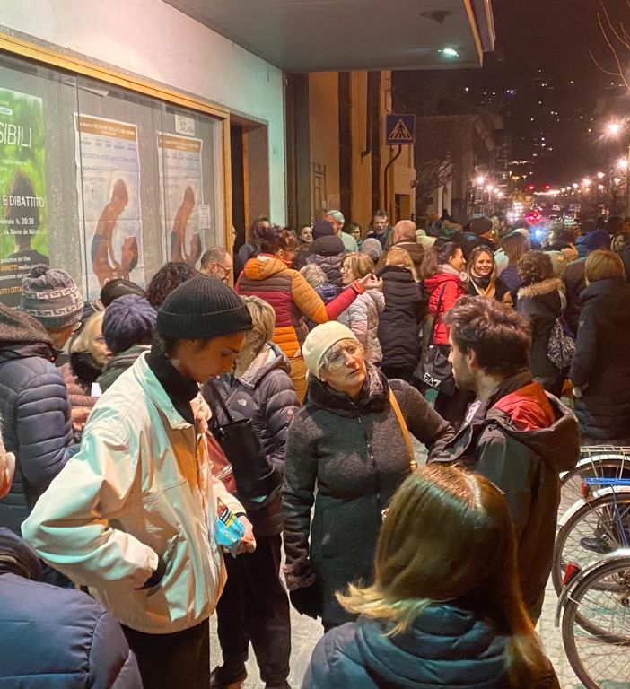 Quasi 500 persone al De la Ville di Aosta per la proiezione di 'Invisibili'  VIDEOINTERVISTA