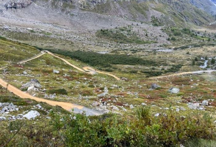 Dal Col de la Seigne al Lago Combal in bici