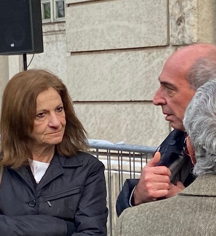 Anna Maria Loreto, il procuratore capo di Aosta Paolo Fortuna, da poco nominato pg a Bologna e, di spalle, il presidente del tribunale di Aosta, Eugenio Gramola