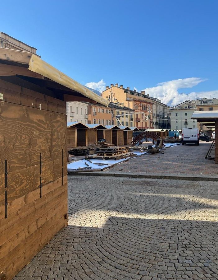 Marché Vert Noel 24/25: piazza Chanoux è un ritorno alle origini