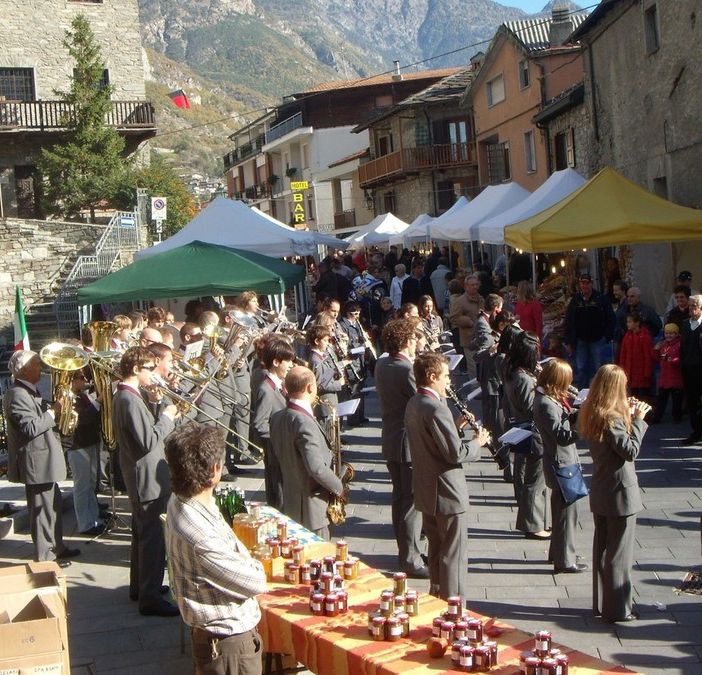 A Chatillon la liaison gourmande tra la Sagra del miele e Lo Pan Ner