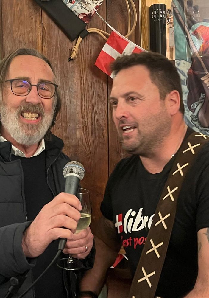 A La Cave duetto canoro di Luigi Fosson (Louis de Jyaryot) e Philippe Milleret
