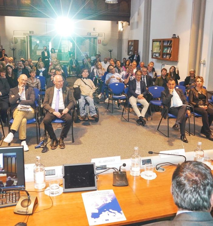 Esponenti politici e del mondo della cultura locale al convegno organizzato all'UniVdA
