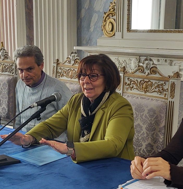 Da dx Tiziana Gagliardi (coop. Enaip VdA), Clotilde Forcellati (ass. Politiche sociali, abitative e Pari opportunità), Gianni Nuti (sindaco), Ruggero Meneghetti  (pres. CdA J.B. Festaz).