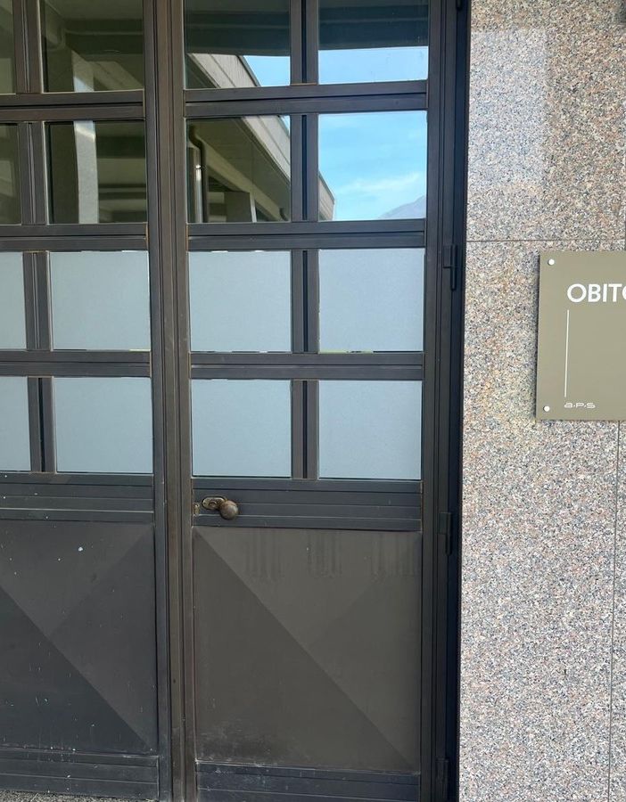 L'ingresso dell'obitorio del cimitero di Aosta