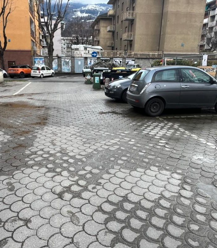 Aosta: al quartiere Cogne un piccolo guasto causa grandi disagi