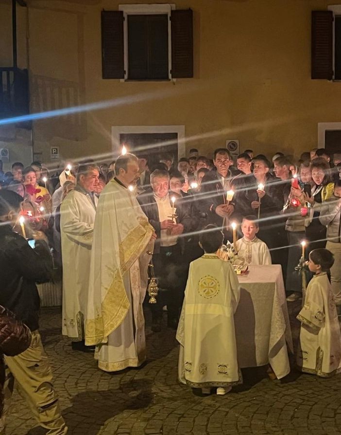 La cerimonia sul sagrato della chiesa (cliccare sull'immagine per avviare la minigallery)