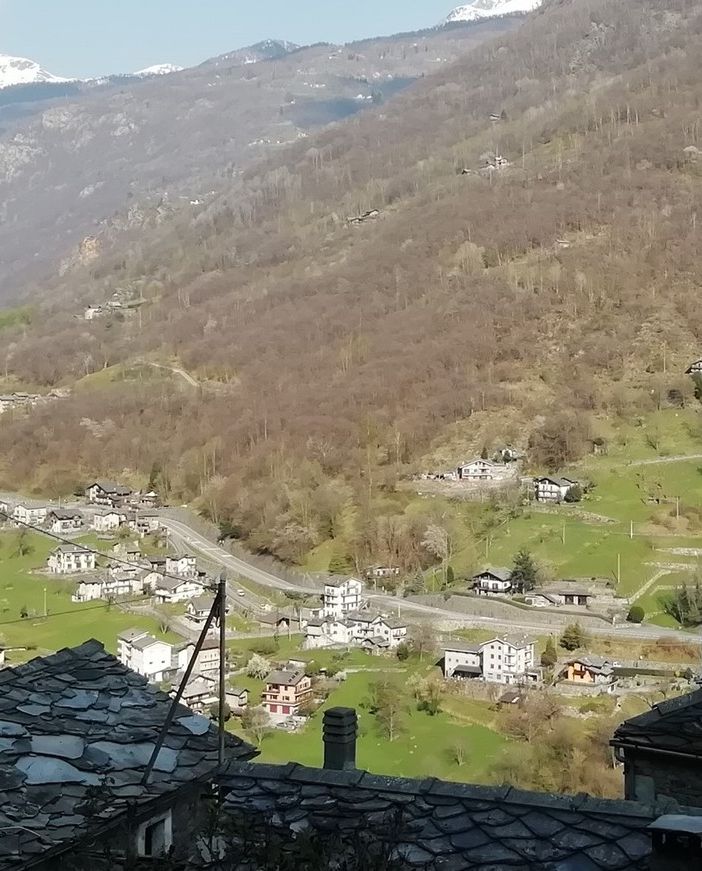 La strada regionale per Perloz è chiusa alla circolazione