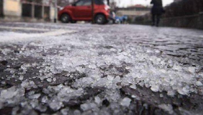 'Pioggia gelata', traffico in tilt