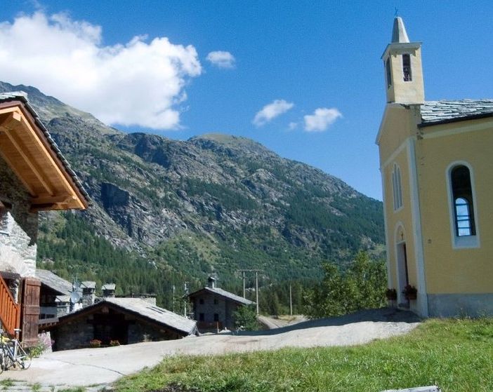 L'abitato di Revers