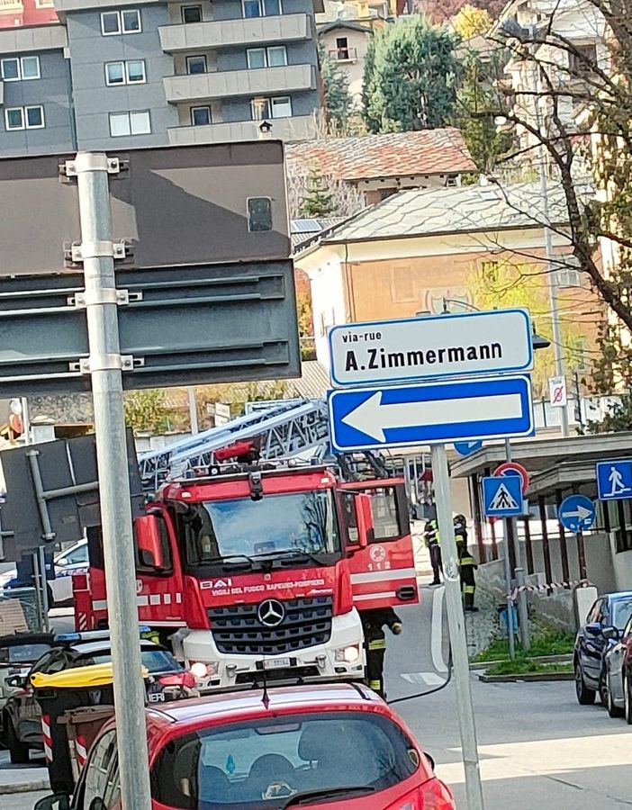 Domato incendio in un alloggio nel centro cittadino di Aosta