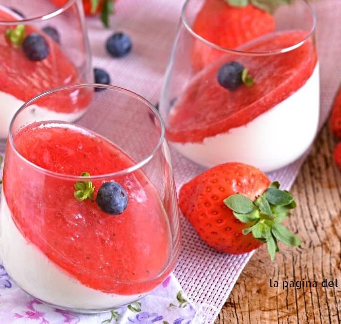 Da 'La Pagina del Goloso', panna cotta nel bicchiere inclinato
