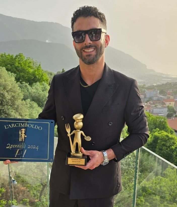 A Maurizio Saulle i 'Due pennelli 2024' dell'Arcimboldo d'Oro; premiata la qualità della Pizzeria iSaulle a Quart