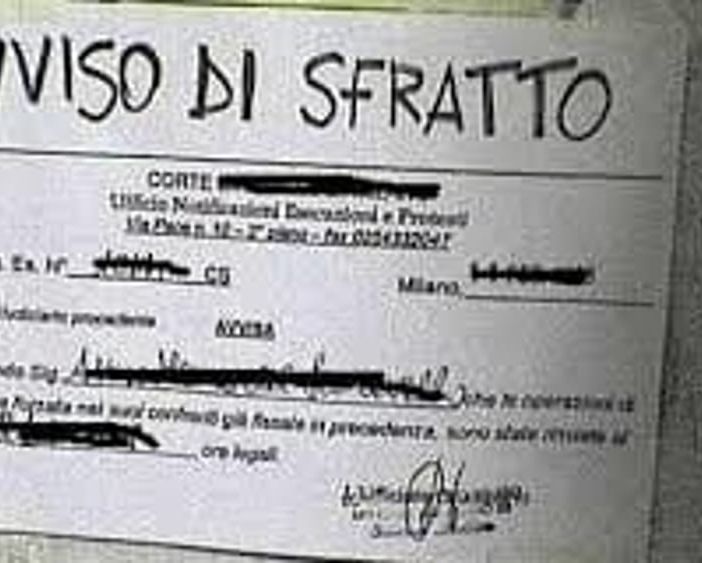 Aosta, sgombero forzoso di due alloggi popolari ma gli assegnatari sono via da tempo