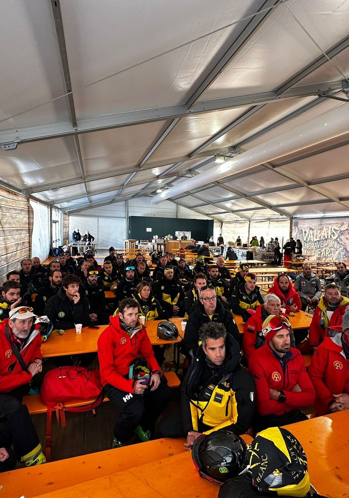 Soccorso alpino valdostano pronto per la CdM (cliccare sull'immagine per avviare la gallery)