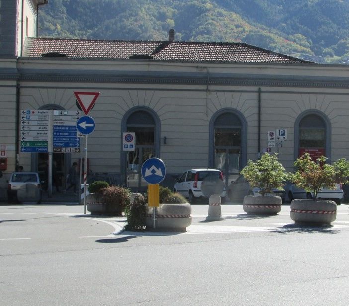 Chiusa da oggi la ferrovia Aosta-Ivrea, ecco i bus sostitutivi