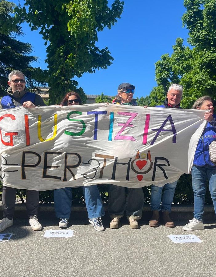 Sit-in degli animalisti